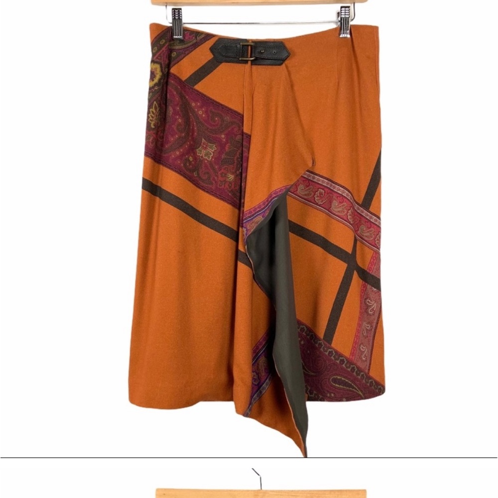 Authentic Etro skirt. Beautiful paisley rust fabric.